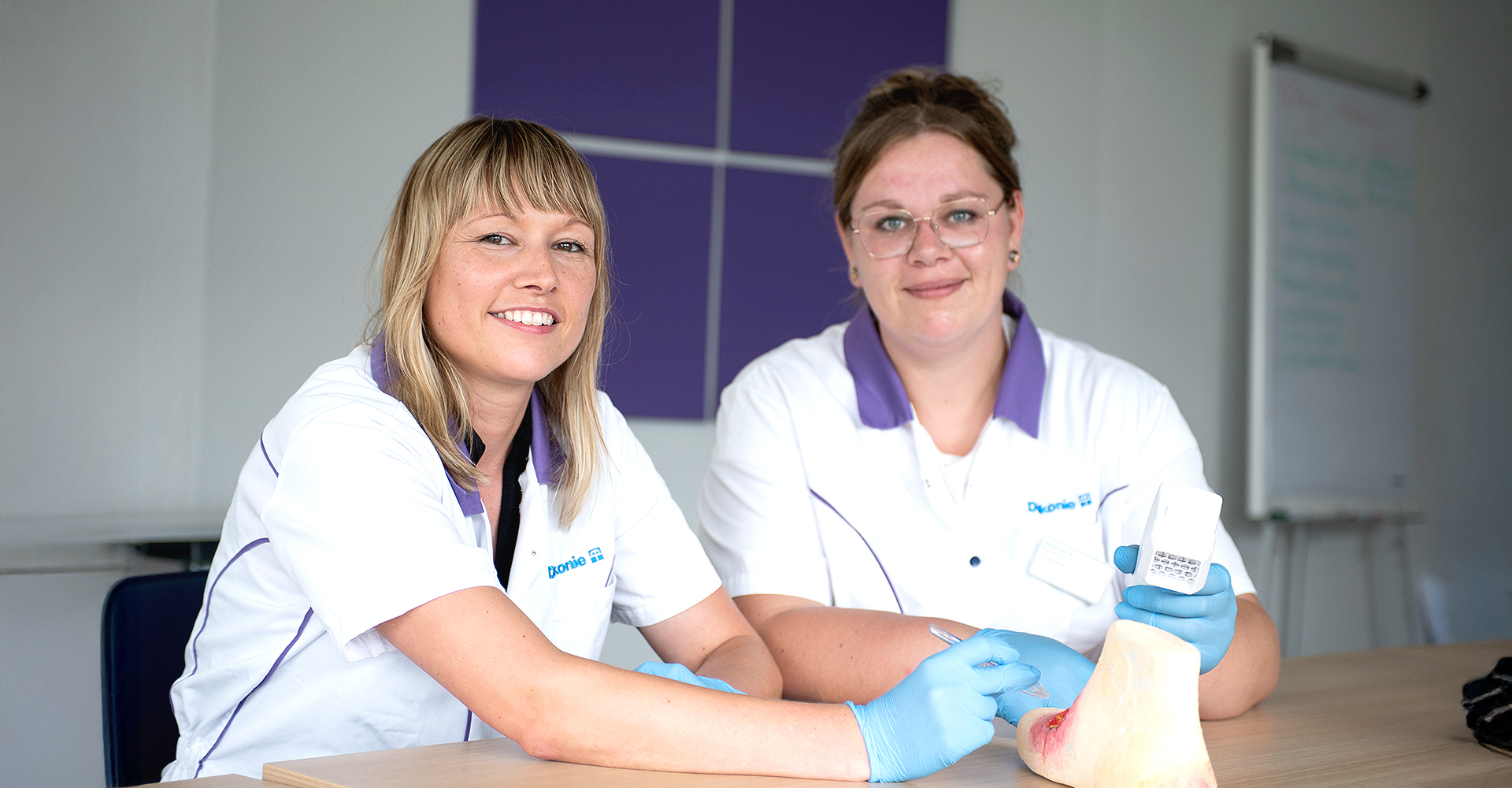 2 Mitarbeiterinnen im Wundzentrum