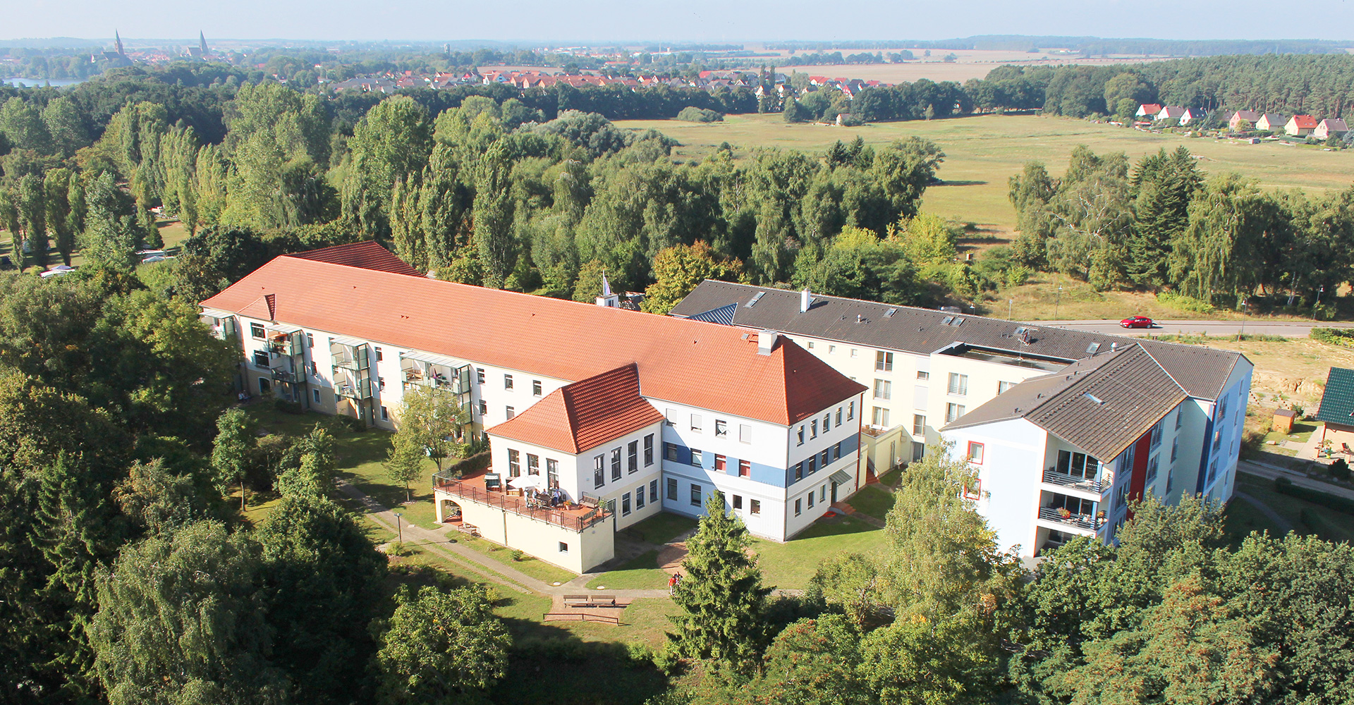 Unser Pflegeheim inmitten der westlichen Müritz-Landschaft